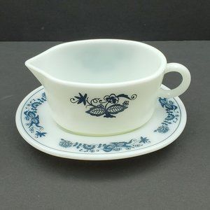 Pyrex Old Town Blue Gravy Boat with Underplate Corning Blue Onion Sauce Server